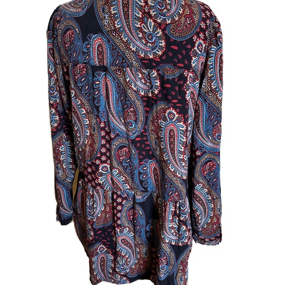 Soft Surroundings Paisley Tunic long Sleeve Button Down. Medium - Picture 5 of 6